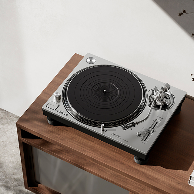 Technics Unveils The Next Generation High-end Turntables In Its Iconic 