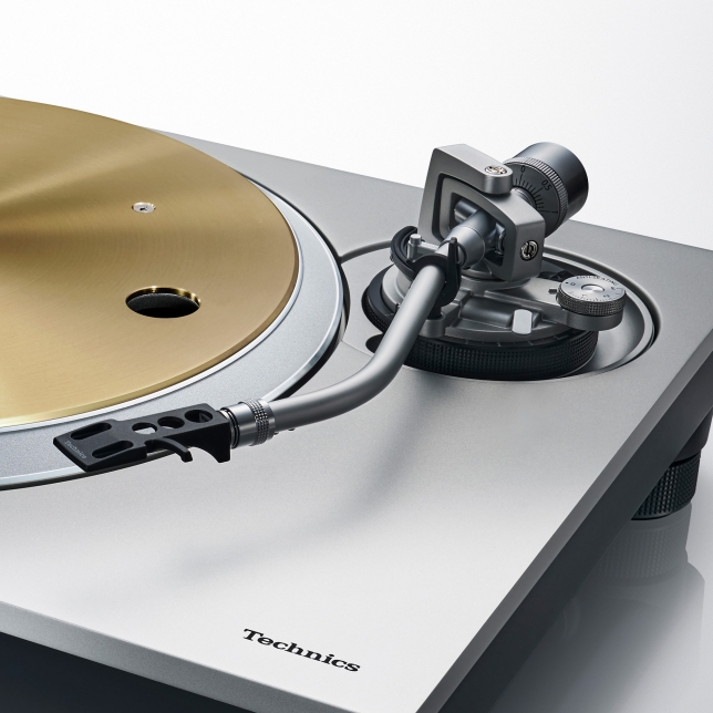 Tonearm Achieving High Initial-Motion Sensitivity