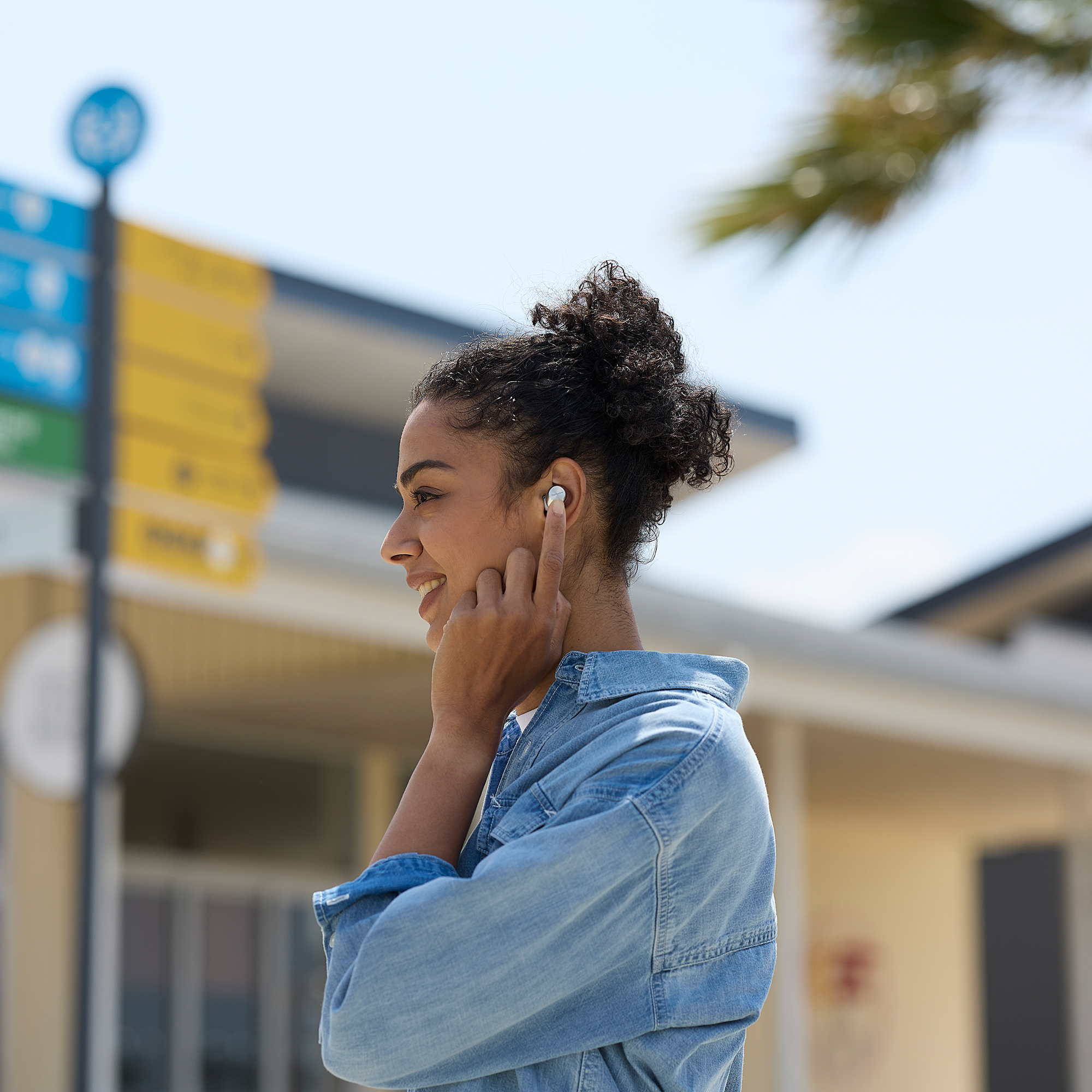 Convenient Single Earphone Use