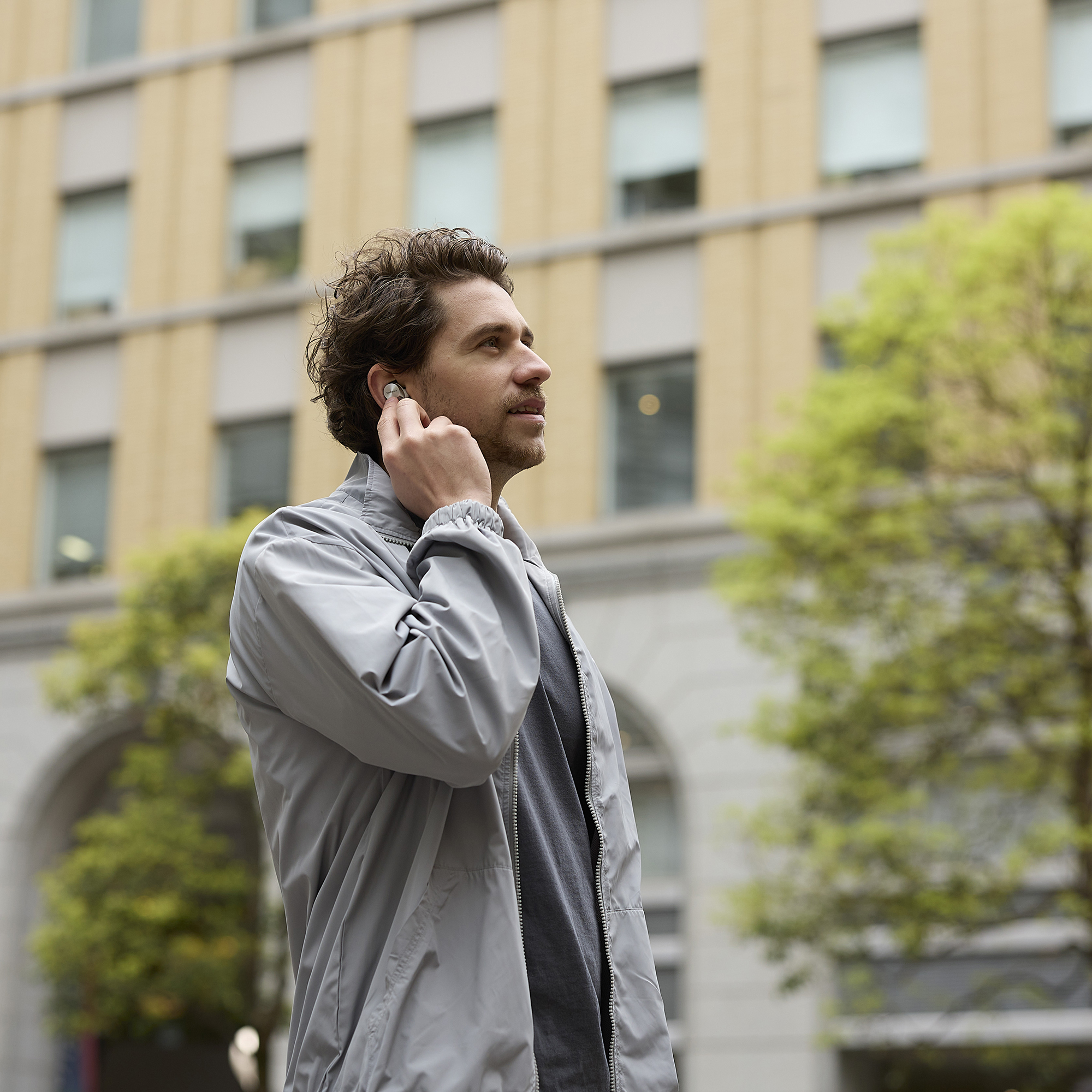 Convenient Single Earphone Use